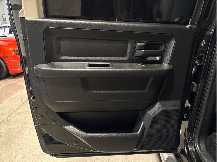 Used 2016 RAM 1500 ST w/ SXT Appearance Group RWD image 17