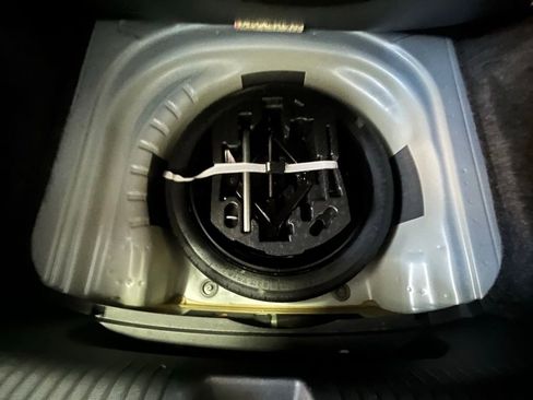Certified 2024 Volkswagen Jetta SE FWD image 30