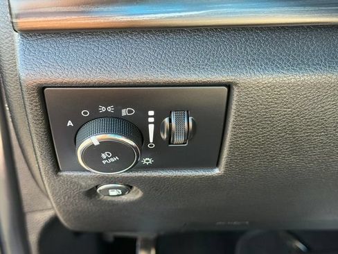 Used 2021 Jeep Grand Cherokee Laredo X RWD image 13