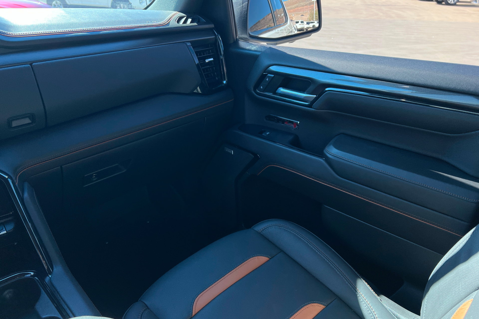 Used 2023 GMC Sierra 1500 AT4 w/ AT4 Premium Package AWD/4WD image 11
