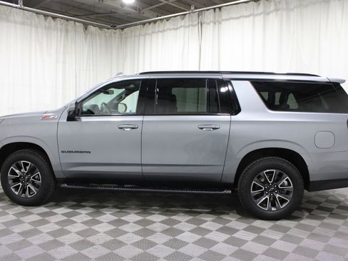 Used 2022 Chevrolet Suburban Z71 w/ Luxury Package AWD/4WD image 34