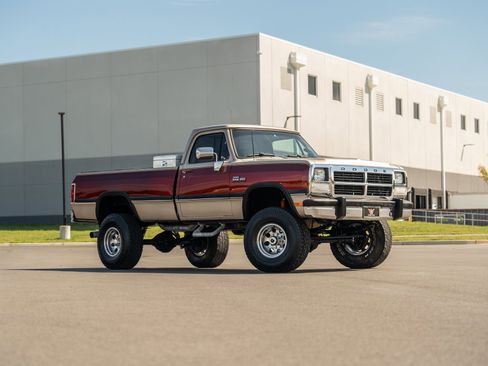 Used 1992 Dodge D/W Truck 350 image 3