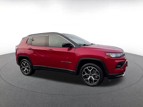 Used 2025 Jeep Compass Limited image 2
