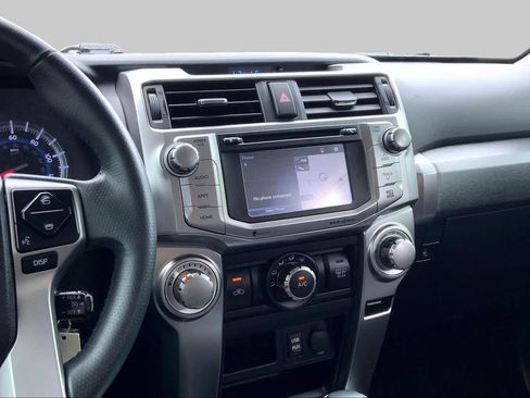 Used 2018 Toyota 4Runner SR5 Premium RWD image 7