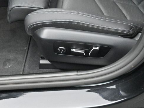 Used 2024 BMW i5 eDrive40i w/ M Sport Package image 16