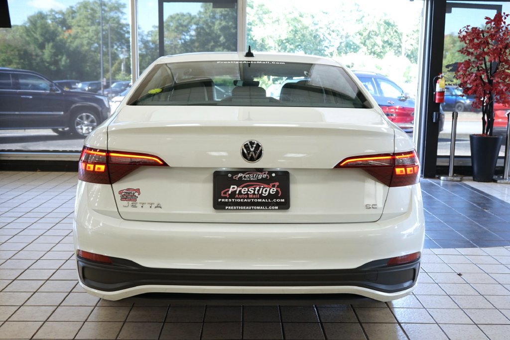 Used 2023 Volkswagen Jetta SE FWD image 12