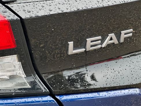 Certified 2024 Nissan Leaf SV Plus image 17