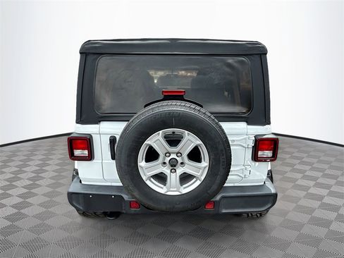 Used 2021 Jeep Wrangler Unlimited Sahara image 7