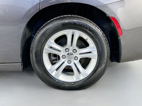 Used 2022 Dodge Charger SXT RWD image 33