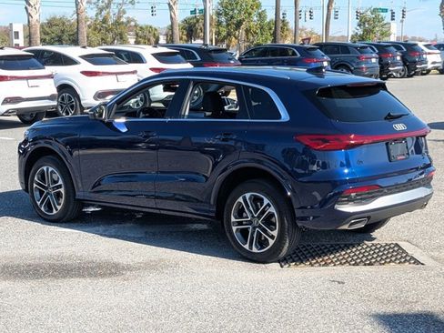 Certified 2025 Audi Q5 Premium w/ Convenience Package image 7