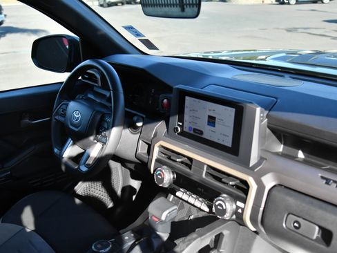 Used 2024 Toyota Tacoma TRD Sport image 45