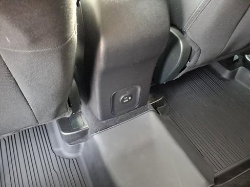 Used 2022 Ford Escape SE image 11