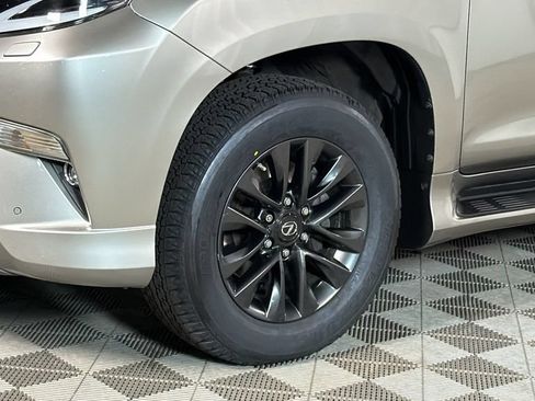 Used 2021 Lexus GX 460 Premium w/ Premium Package AWD/4WD image 4