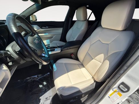 Used 2021 Cadillac CT4 Luxury w/ Sun And Sound Package RWD image 10