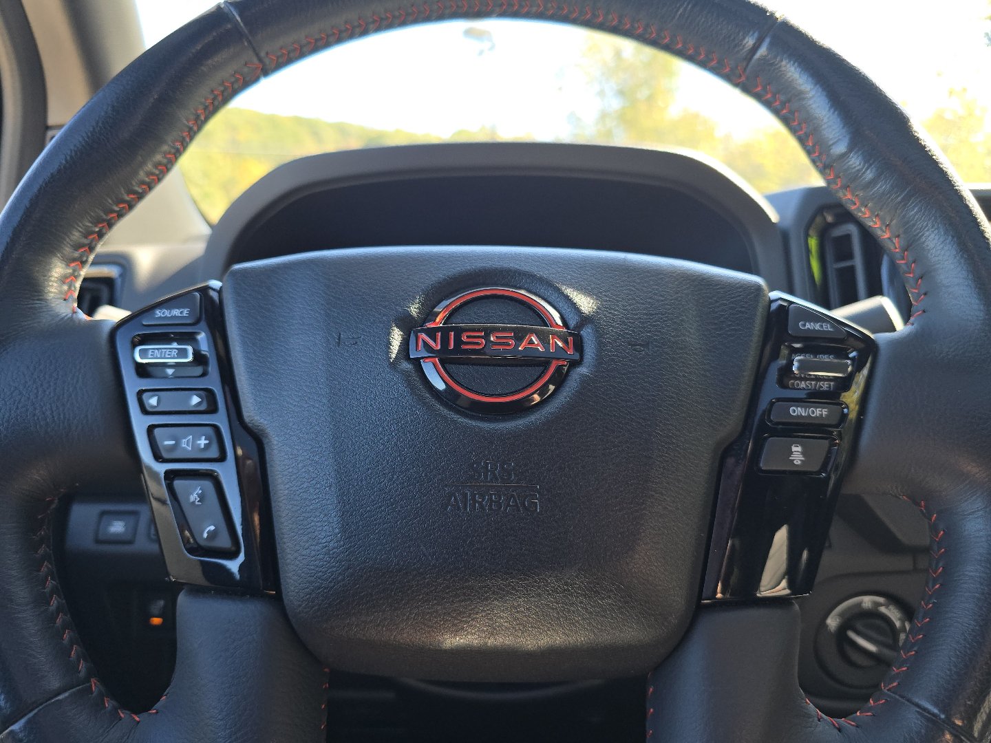 Used 2025 Nissan Frontier PRO-4X w/ Pro Premium Package AWD/4WD image 28