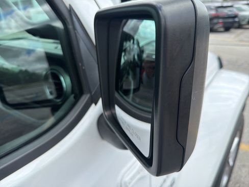 Used 2020 Jeep Wrangler Unlimited Sahara w/ Uconnect 4C Nav & Sound Group AWD/4WD image 13