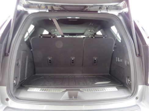 Used 2026 Chevrolet Tahoe High Country AWD/4WD image 14