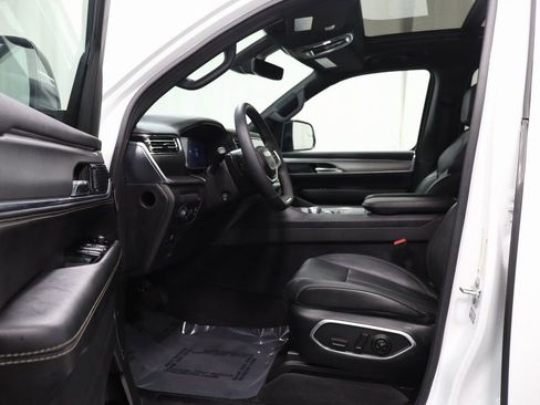 Used 2023 Jeep Wagoneer Series II image 11