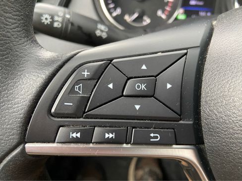 Used 2018 Nissan Rogue S AWD/4WD image 19