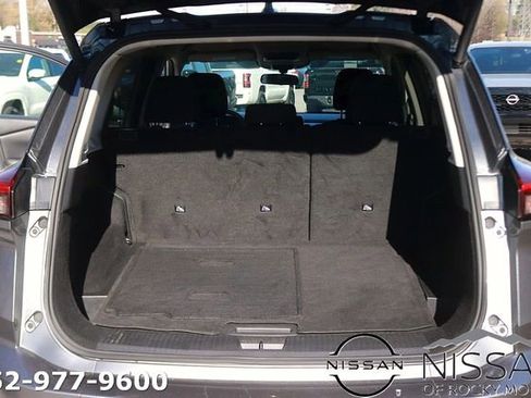 Used 2024 Nissan Rogue SV image 15