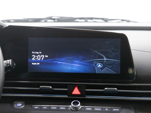Used 2025 Hyundai Elantra SEL FWD image 16