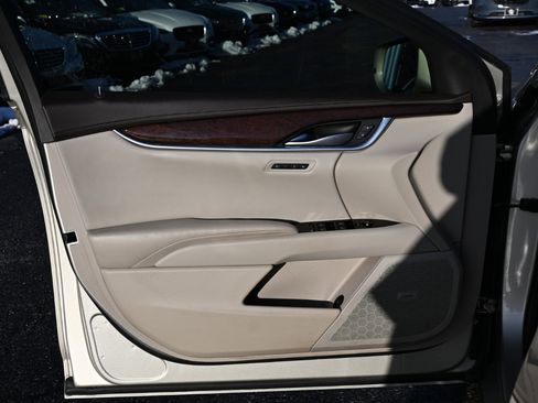 Used 2016 Cadillac XTS Luxury w/ Driver Awareness Package image 11