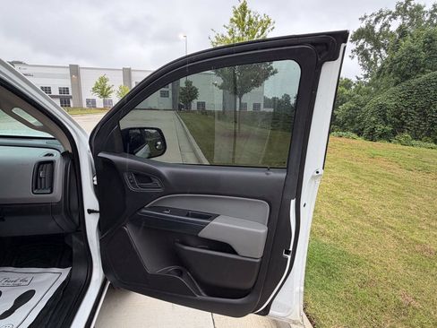 Used 2016 Chevrolet Colorado W/T RWD image 12