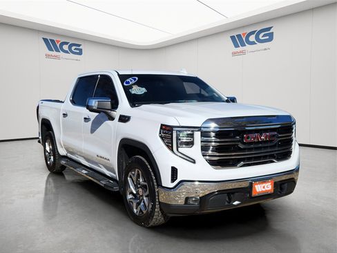 Used 2023 GMC Sierra 1500 SLT w/ SLT Convenience Package image 2