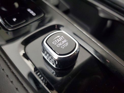 Certified 2024 Volvo XC90 B6 Plus w/ Protection Package Premier AWD/4WD image 33
