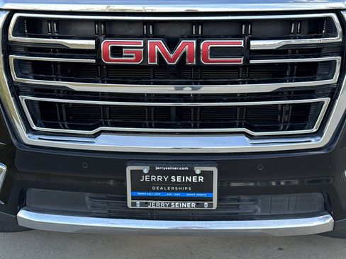 Used 2021 GMC Yukon XL SLT image 9