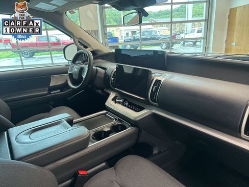 Used 2025 Ford Expedition Max Active AWD/4WD image 25