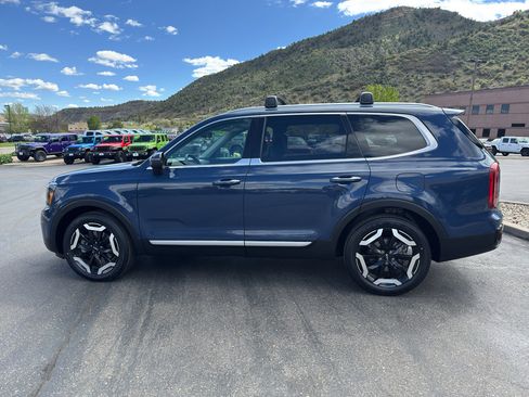 Used 2025 Kia Telluride S AWD/4WD image 4