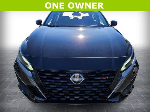 Used 2025 Nissan Altima 2.5 SR image 2