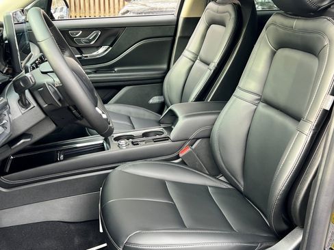 New 2026 Lincoln Corsair Premiere image 12