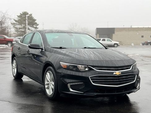 Used 2016 Chevrolet Malibu LT image 2