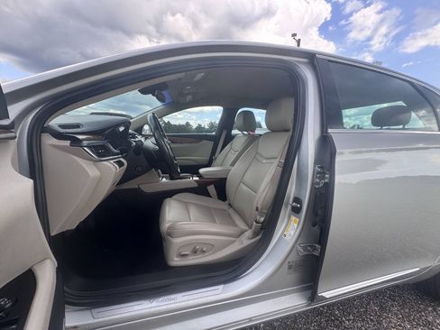 Used 2019 Cadillac XTS Luxury FWD image 14