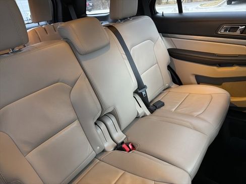 Used 2018 Ford Explorer XLT w/ Equipment Group 202A image 34