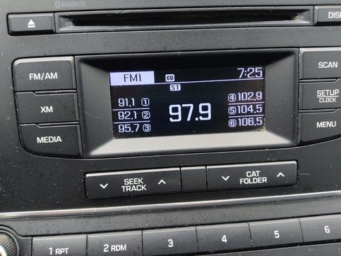 Used 2018 Hyundai Elantra SE FWD image 25
