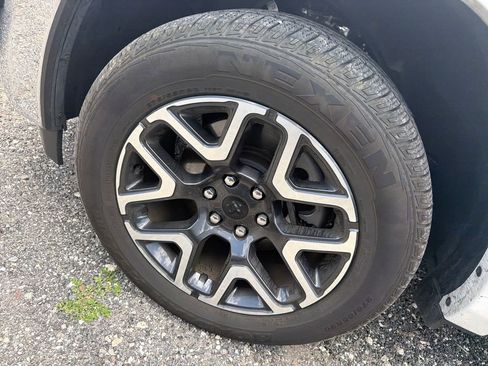 Used 2026 RAM 1500 Laramie AWD/4WD image 17