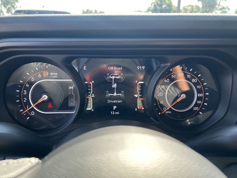 New 2025 Jeep Gladiator Sport image 19