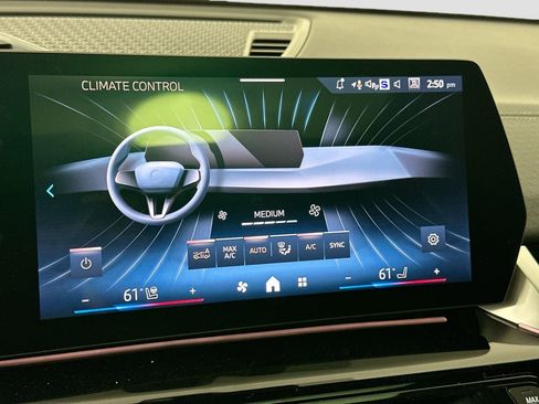 New 2026 BMW X2 xDrive28i w/ Technology Package image 16