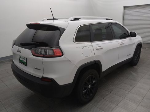 Used 2019 Jeep Cherokee Latitude Plus w/ Comfort/Convenience Group FWD image 9