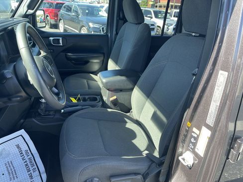 Used 2024 Jeep Wrangler Sport S image 19