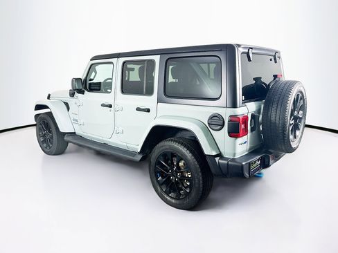 Used 2023 Jeep Wrangler Unlimited Sahara AWD/4WD image 5