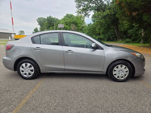 Used 2013 MAZDA MAZDA3 i Touring FWD image 12