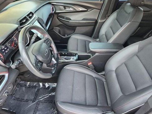 Used 2023 Chevrolet TrailBlazer RS w/ Sun and Liftgate Package image 5