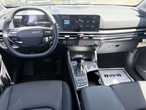 New 2026 Kia Sportage EX w/ EX Panorama Roof Package FWD image 6