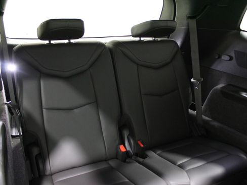 Used 2020 Cadillac XT6 Premium Luxury image 32