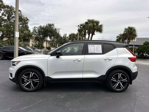 Used 2022 Volvo XC40 T5 R-Design image 7