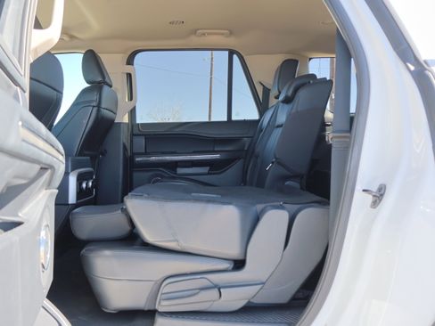 Certified 2024 Ford Expedition Max XLT image 32